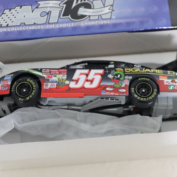 Action 1/24 Scale #55 Hamilton 2002 Monte Carlo Marvin The Martian Nascar - Picture 12 of 14